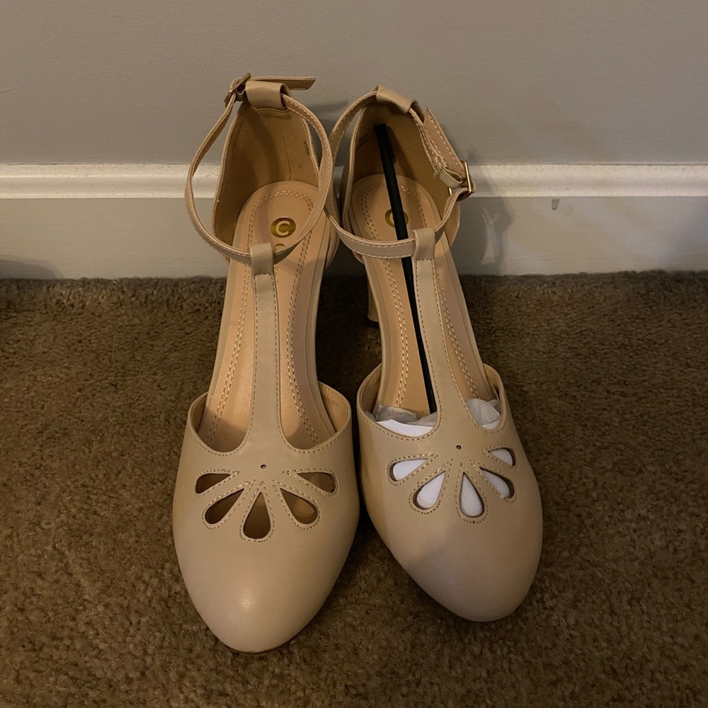 Nude heel